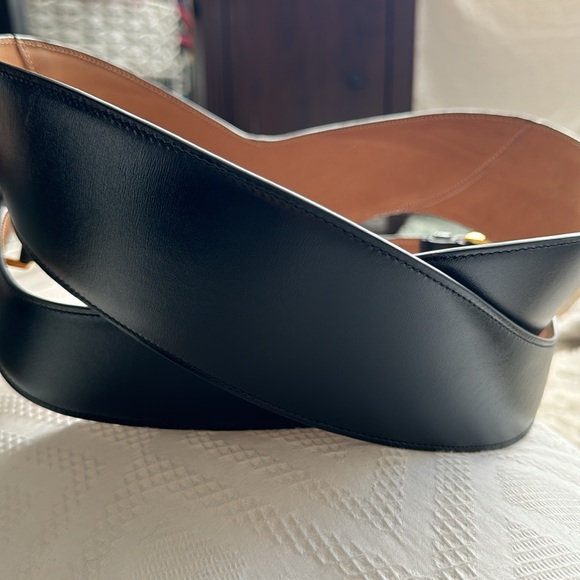 New ALAÏA cutout leather waist belt - Picture 8 of 10